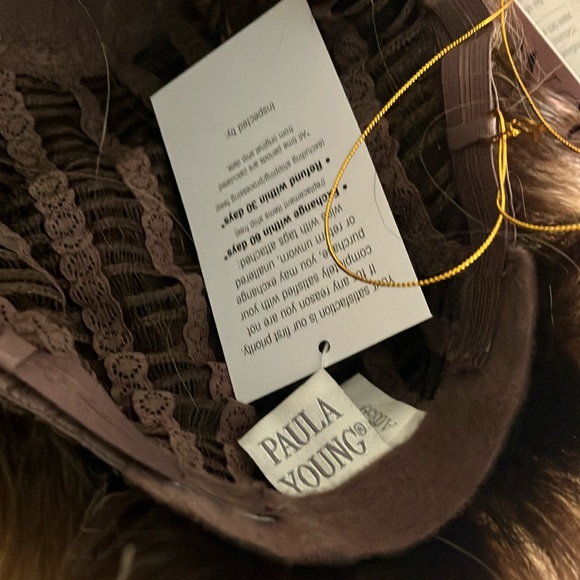 Paula Young wig Mya in sunkissed blonde with beach waves - Picture 3 of 4